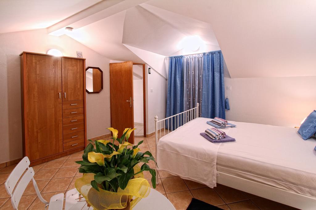 Holiday Home Marko Funtana Esterno foto
